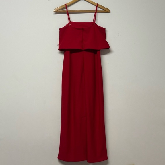 Elliatt Red Midi Dress - Picture 5 of 8